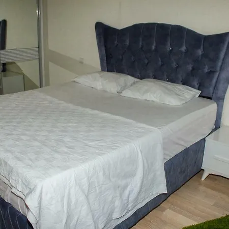 Gyoo Apartment *