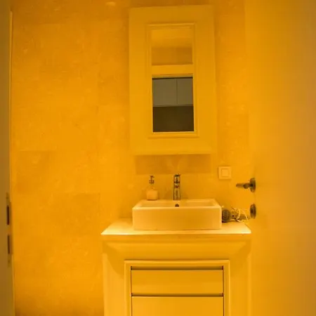 Gyoo Apartment